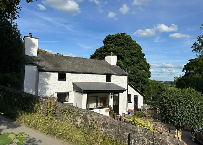 Maengwynedd, Llanrhaeadr Ym Mochnant