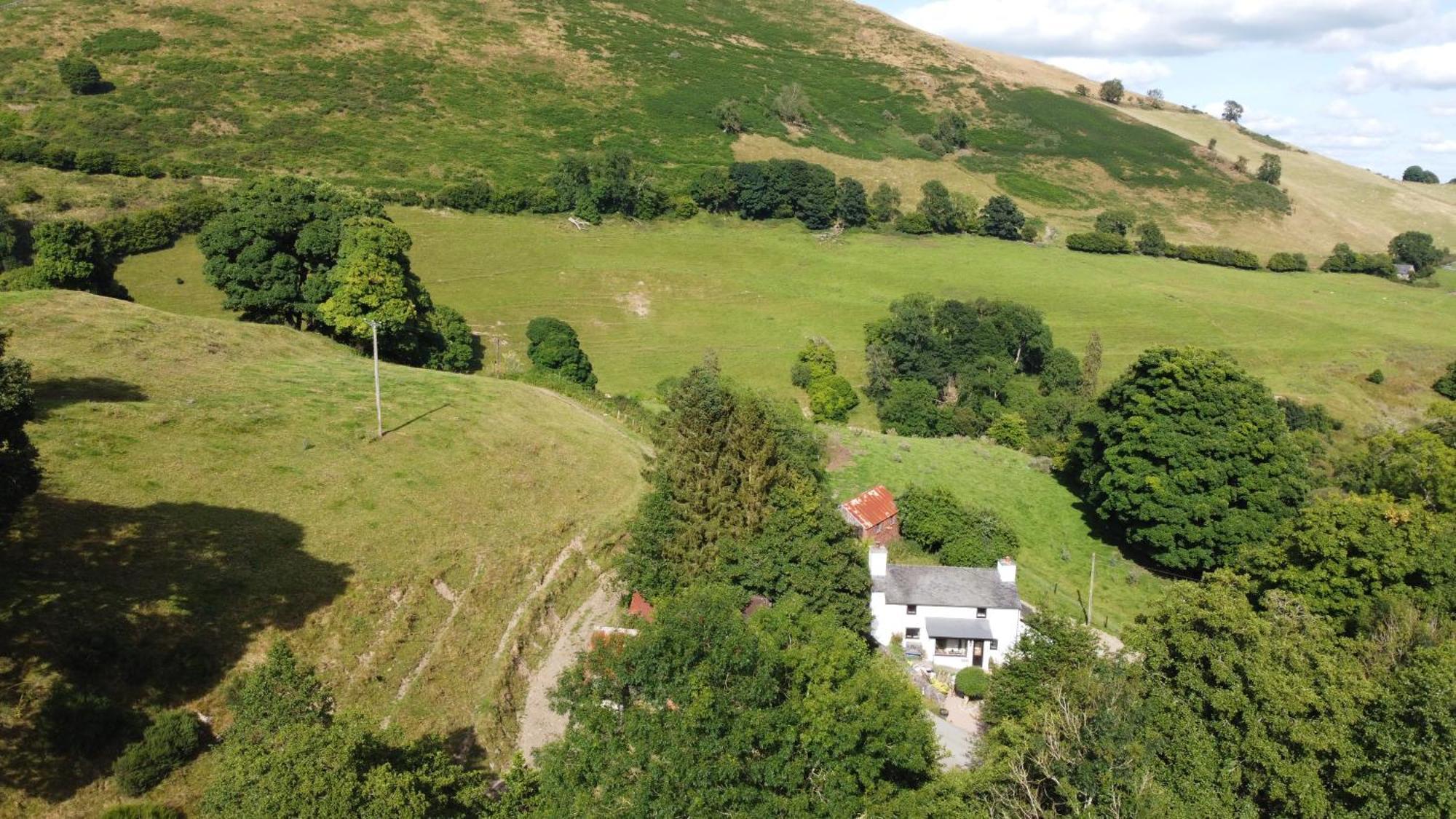 Maengwynedd, Llanrhaeadr Ym Mochnant